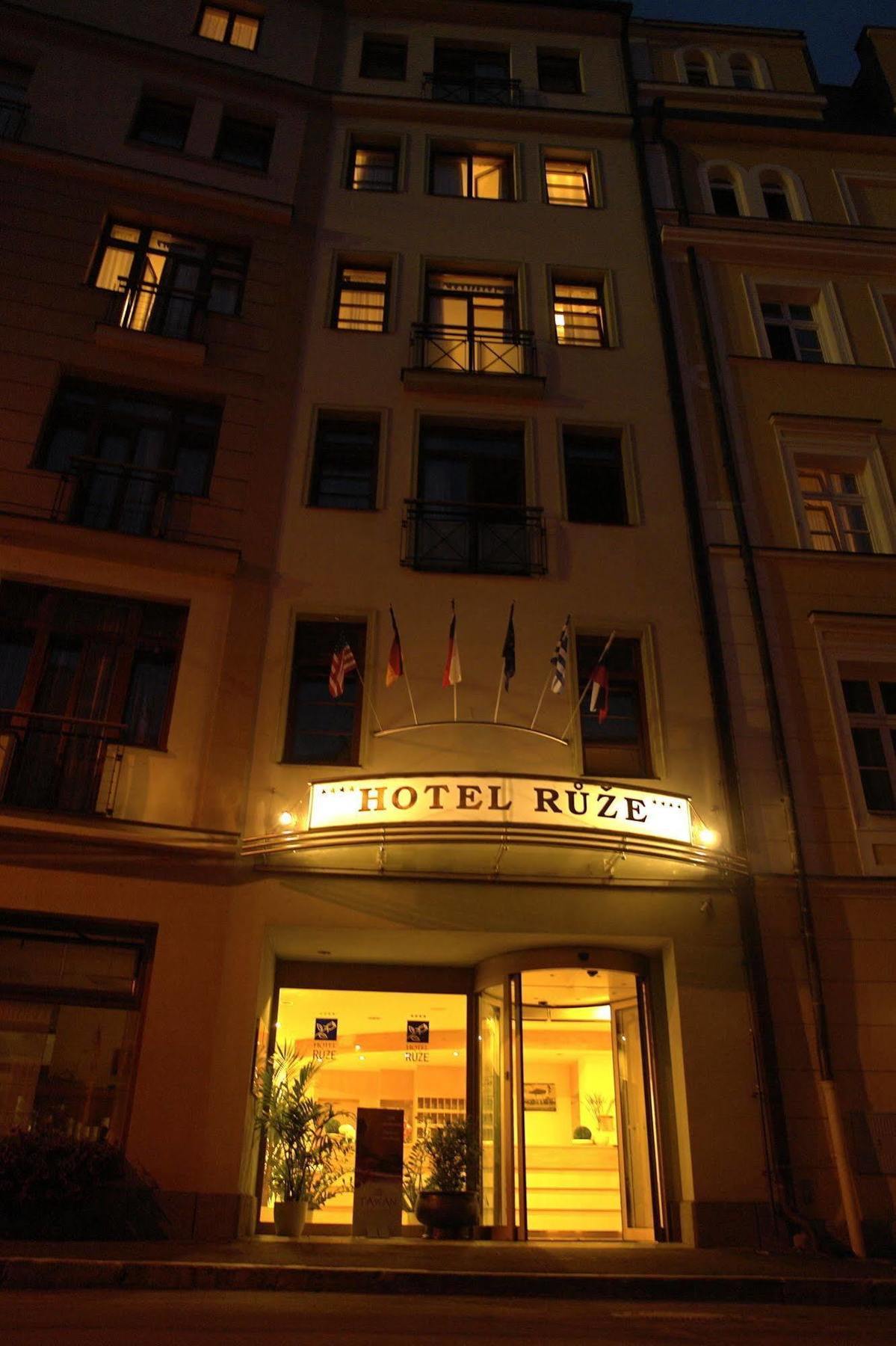 Hotel Ruze Карлови Вари Екстериор снимка