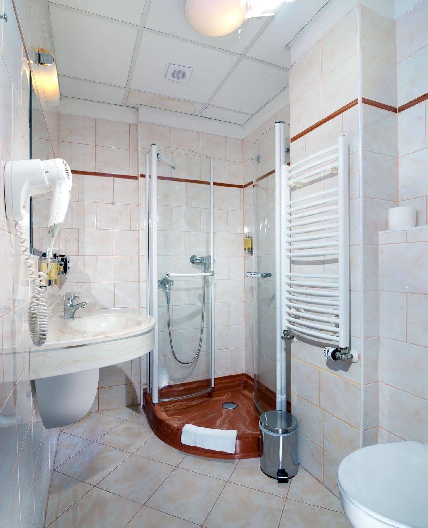 Hotel Ruze Карлови Вари Екстериор снимка